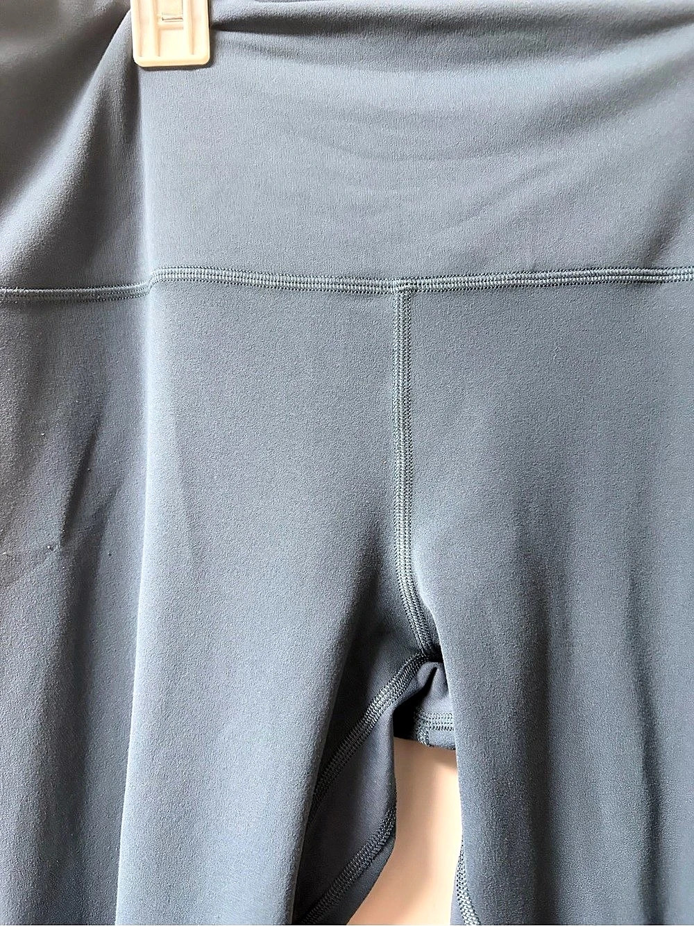lululemon High-Rise Leggings in Blue Size 10 Like New